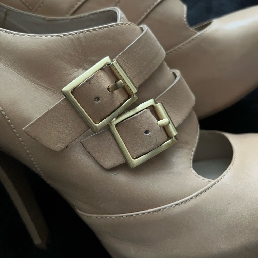 MRKT Heels - Picture 3 of 8